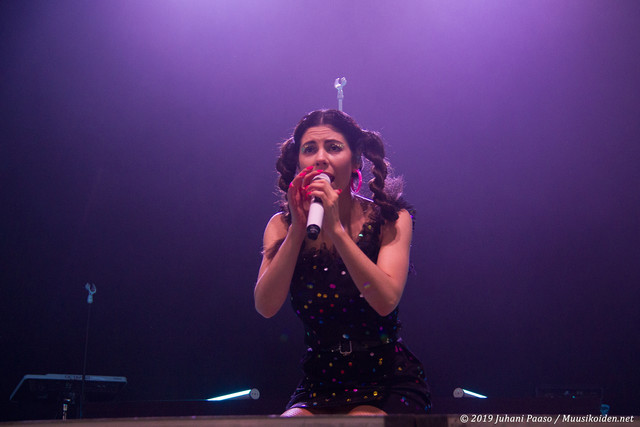 MARINA (UK) MARINA (UK) | MARINA (UK) Ruisrockissa 2019. Kuvat ©2019 Juhani Paaso.